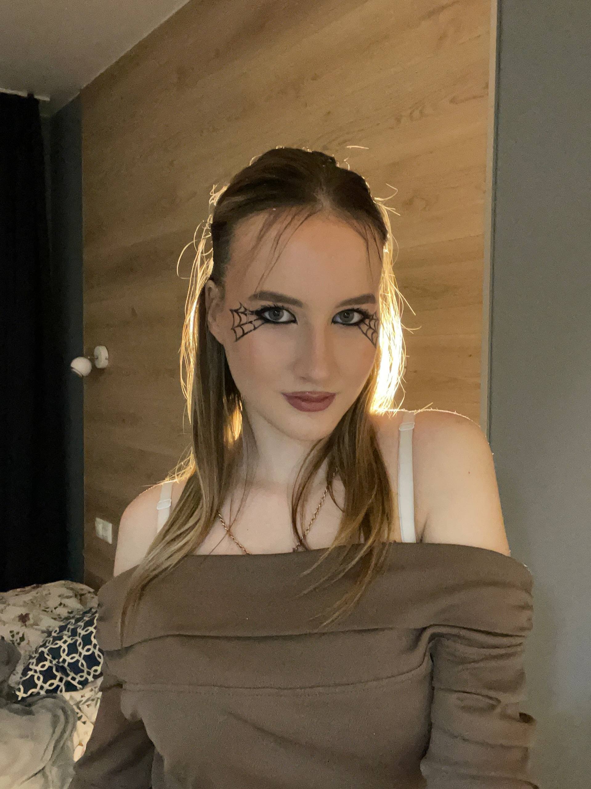 XXX Porn Photo of Nude YvoneSporman 7