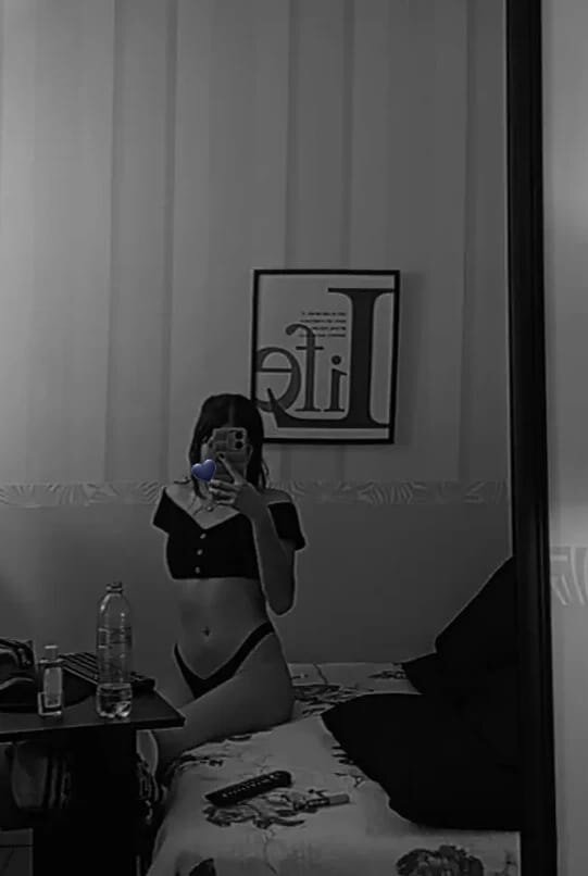 XXX Porn Photo of Nude EmilyCollins1_ 10