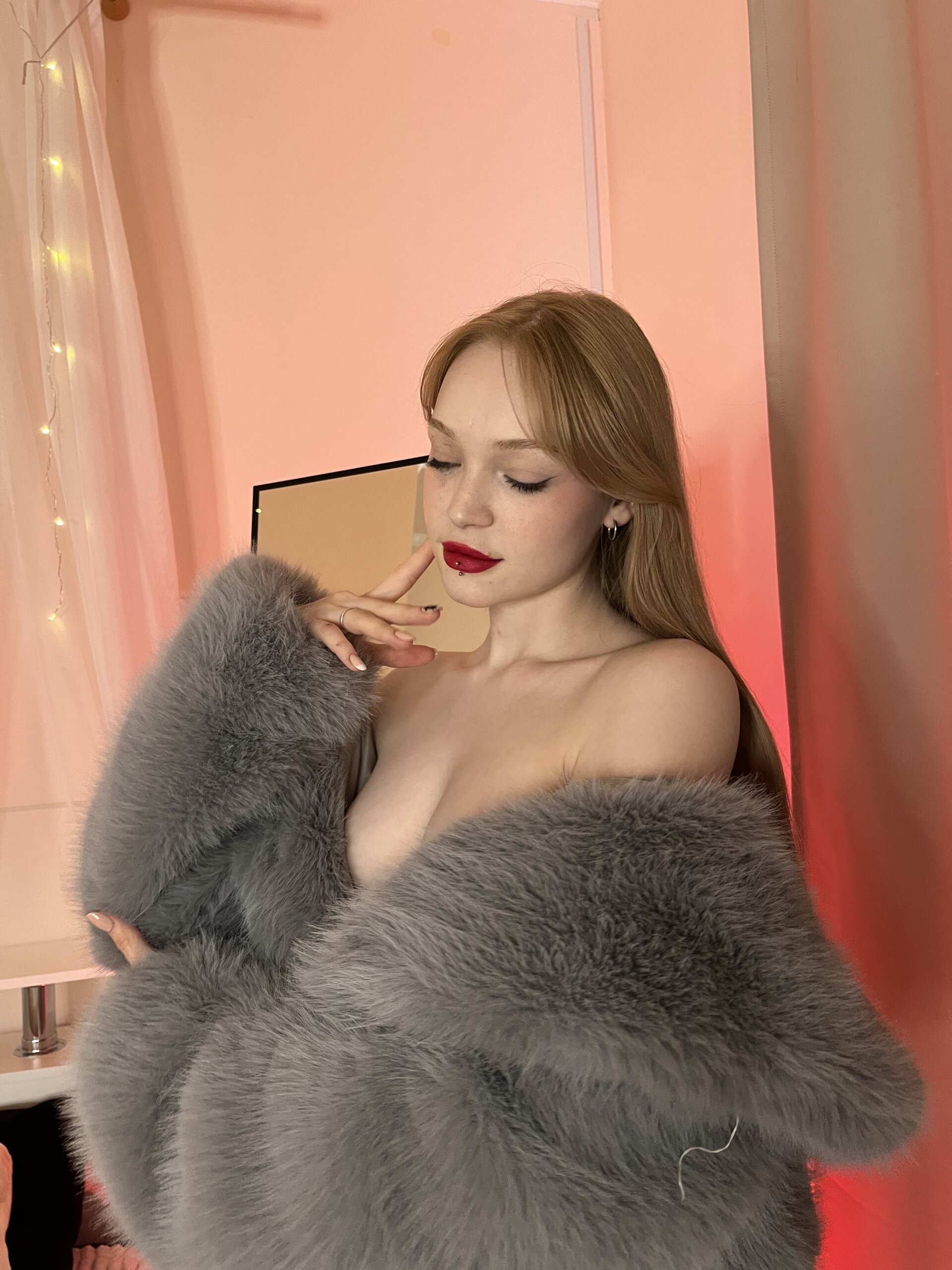 XXX Porn Photo of Nude Miley_Flourish 5