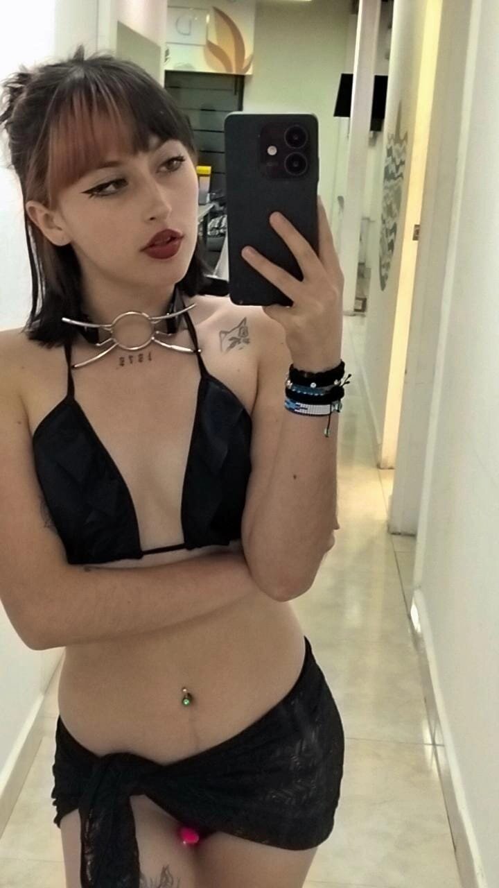 XXX Porn Photo of Nude OliviaBonnie 4