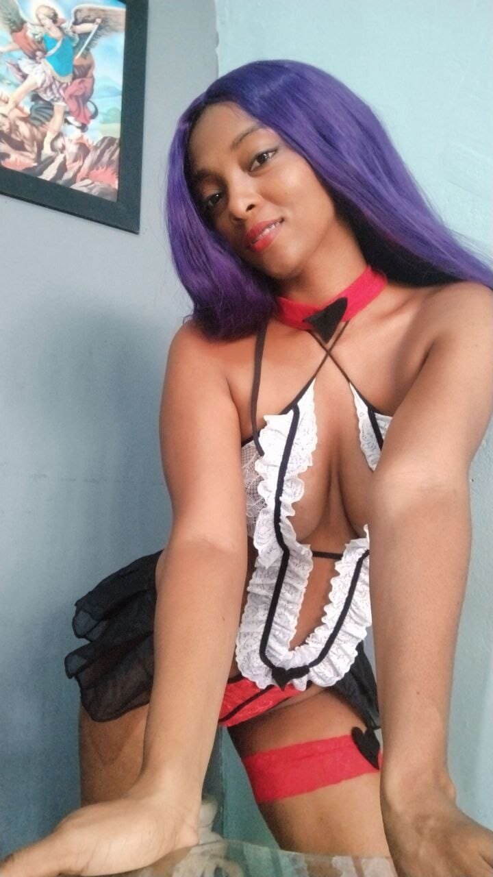 XXX Porn Photo of Nude Anniahot 2