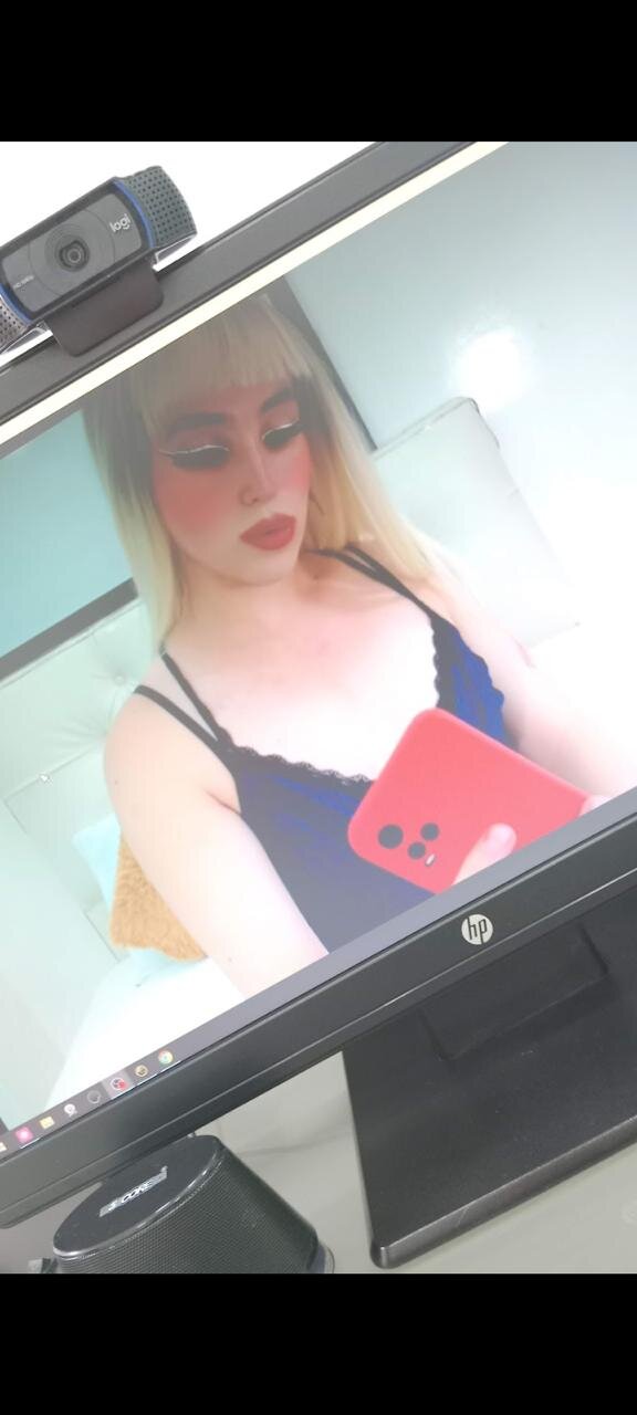 XXX Porn Photo of Nude TransParty 1