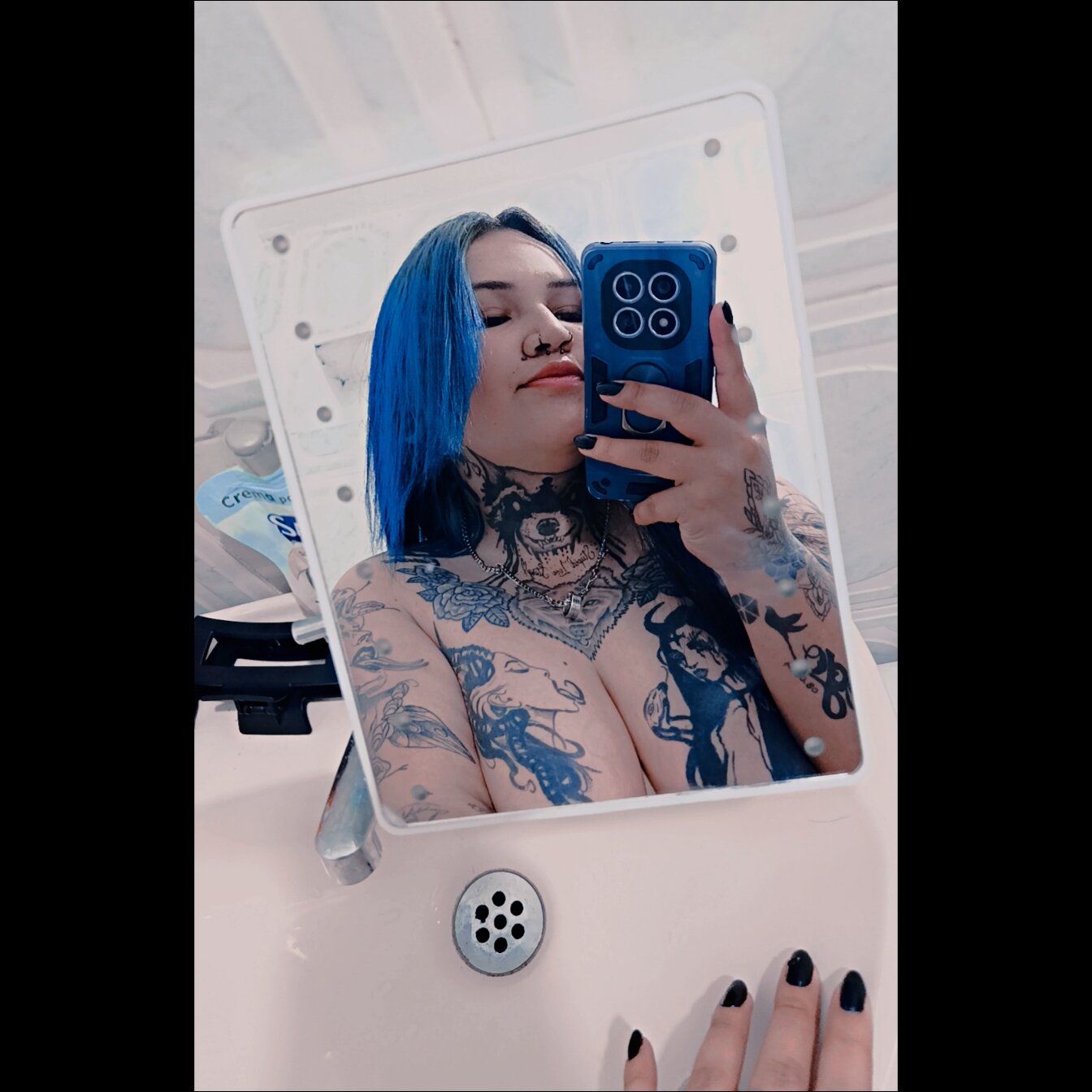XXX Porn Photo of Nude Lucy-BigTits 11