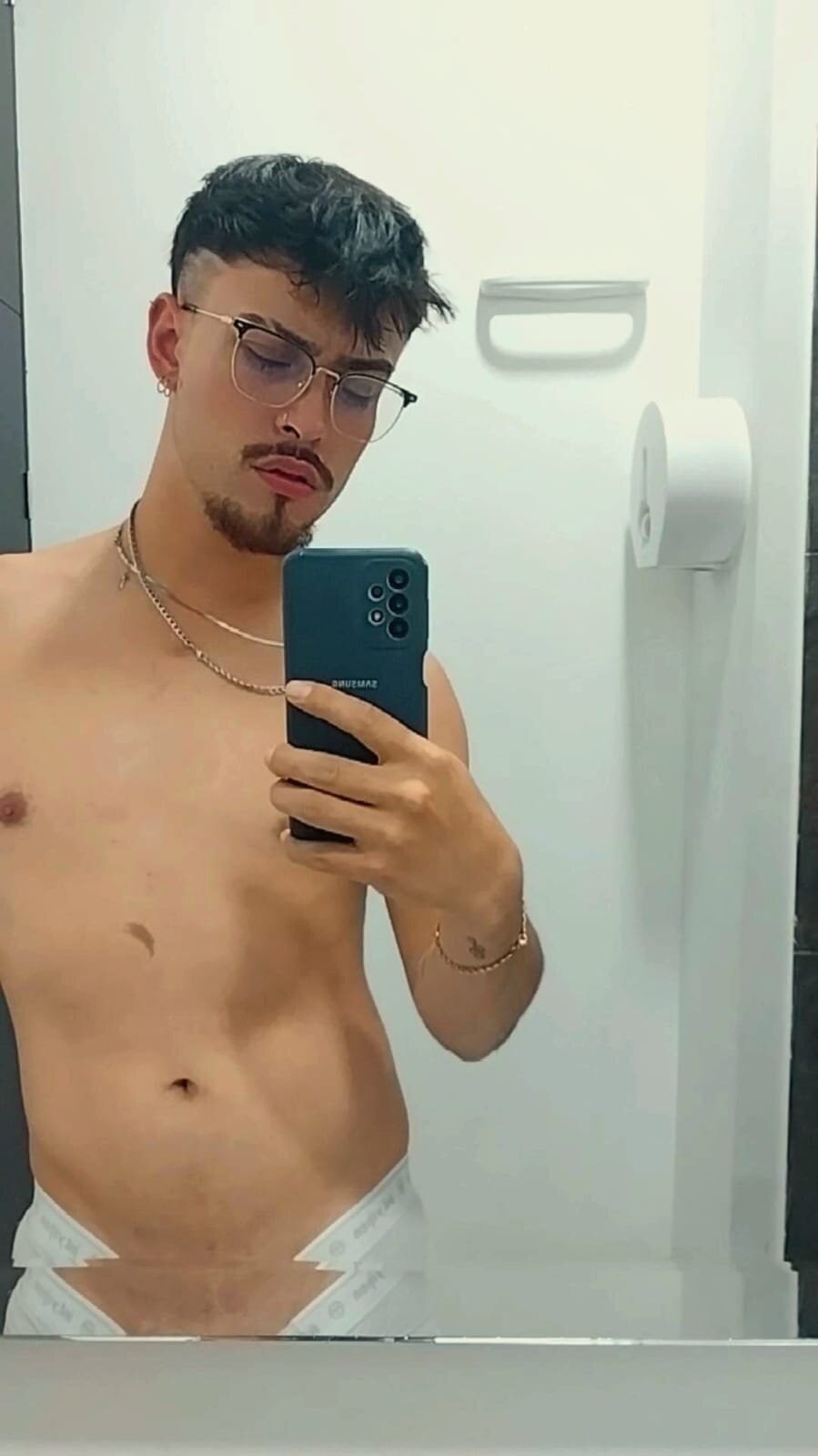 XXX Porn Photo of Nude Aiden_Gray 7