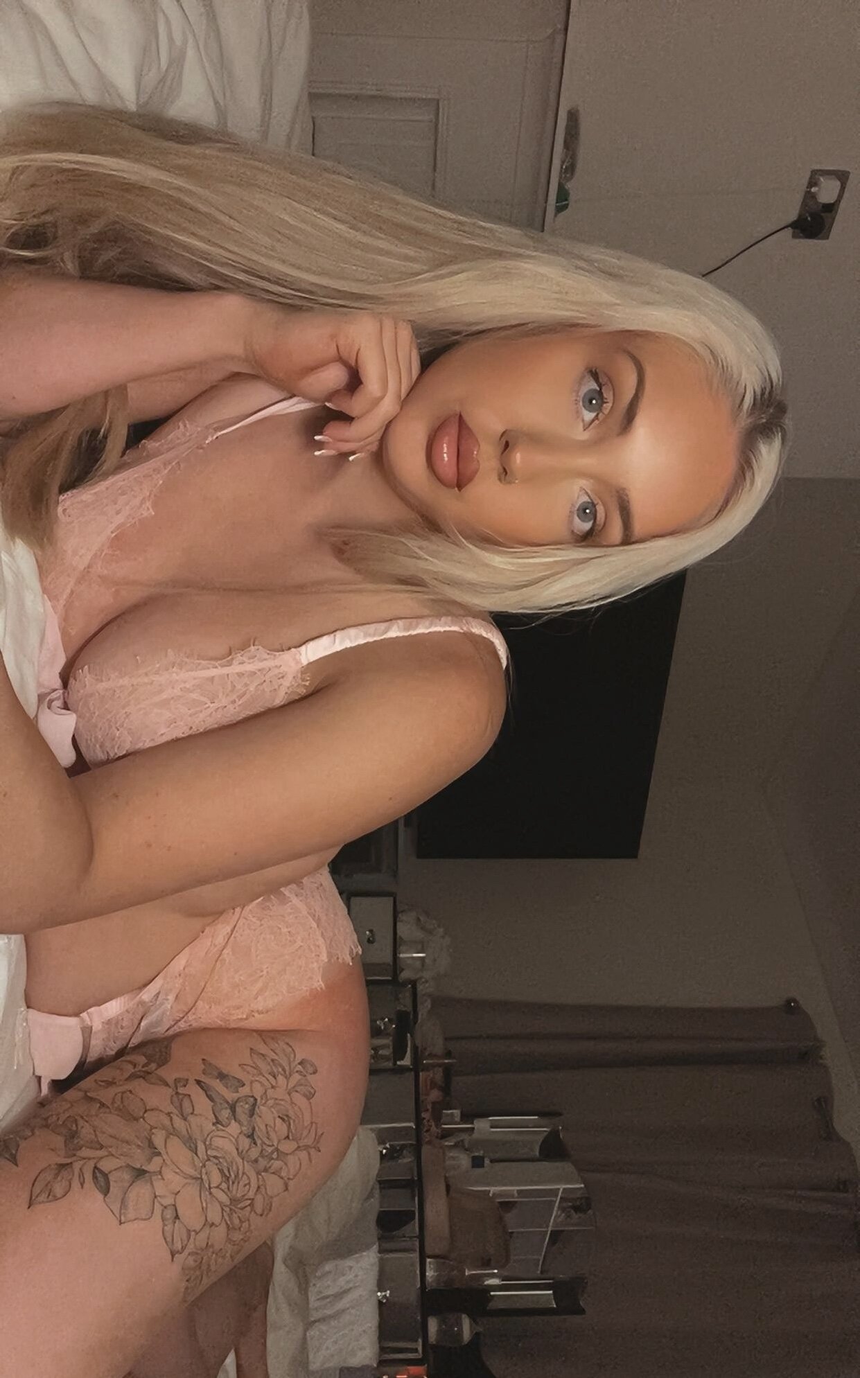 XXX Porn Photo of Nude emilyhugesxo 9