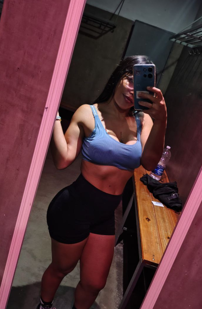 XXX Porn Photo of Nude CuteFluffyLatina 5