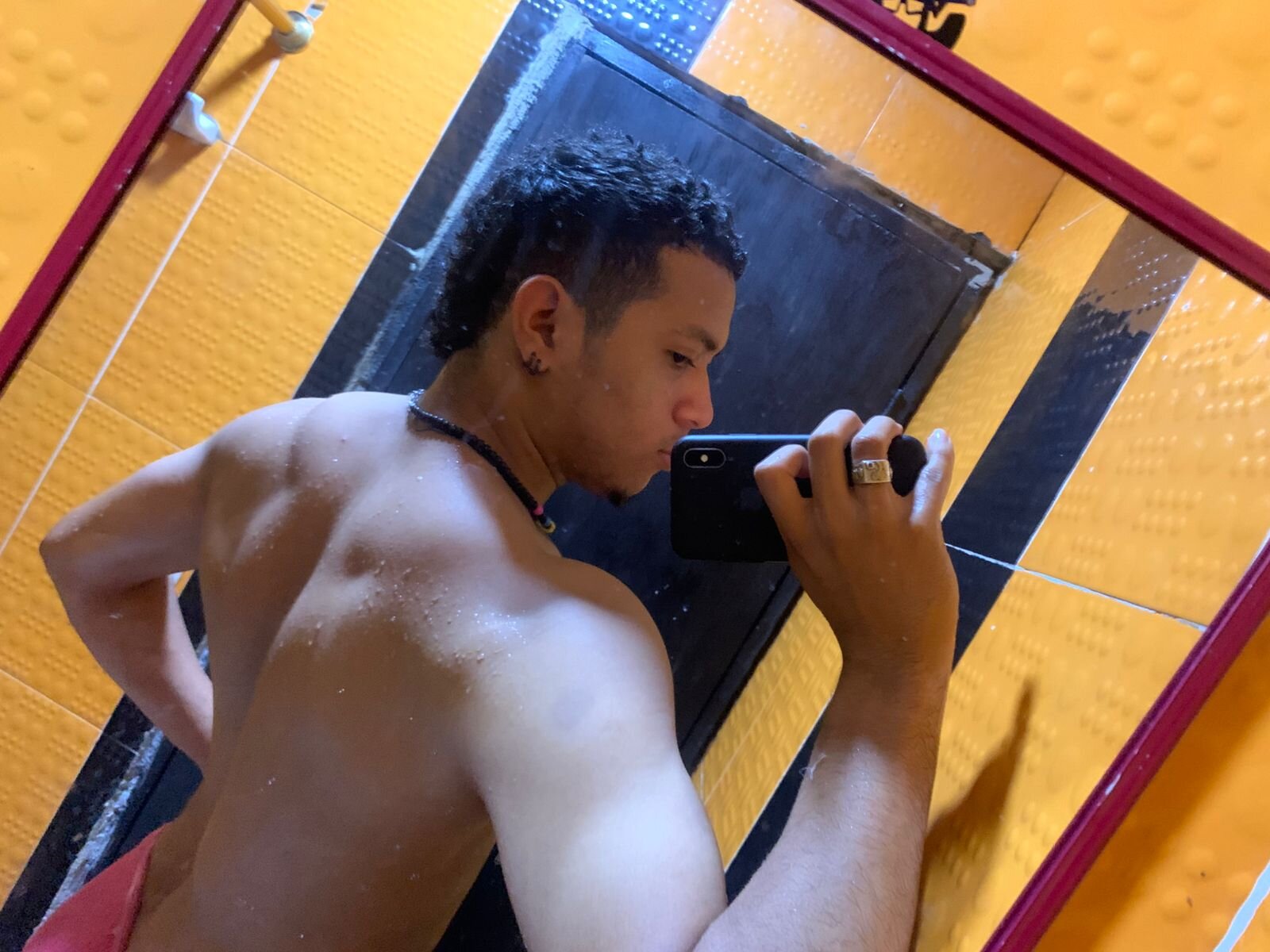 XXX Porn Photo of Nude dylans_brown 2