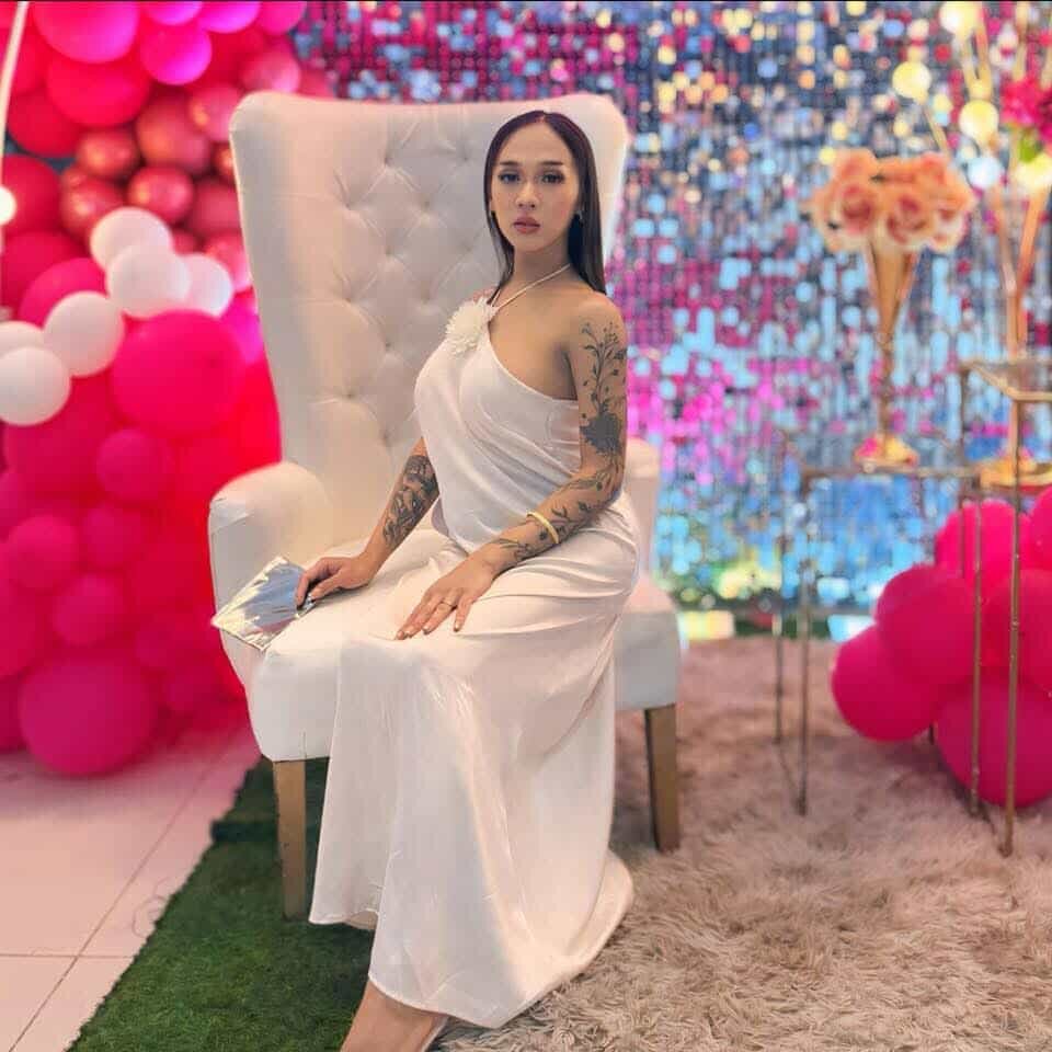 XXX Porn Photo of Nude Tsgoldshow 19