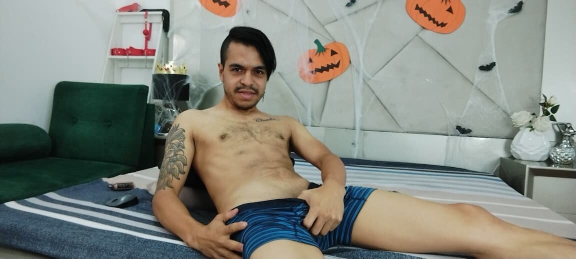 XXX Porn Photo of Nude Gio_Lorenz 3