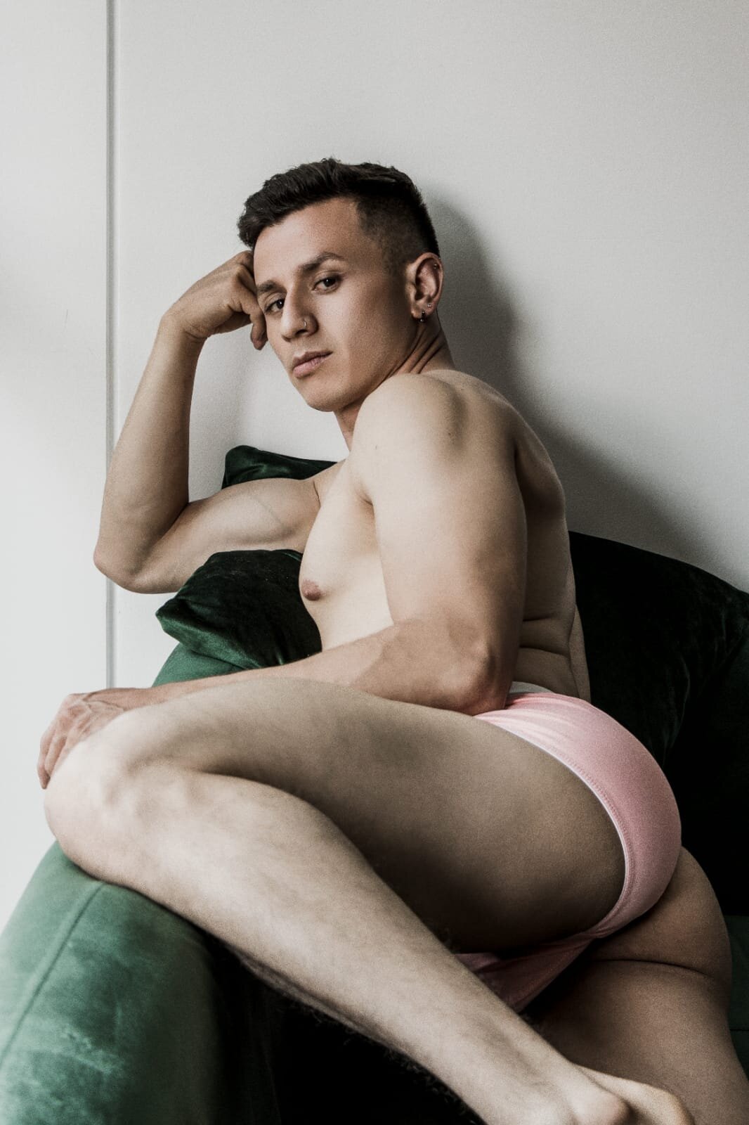 XXX Porn Photo of Nude Andrewfalcon 15