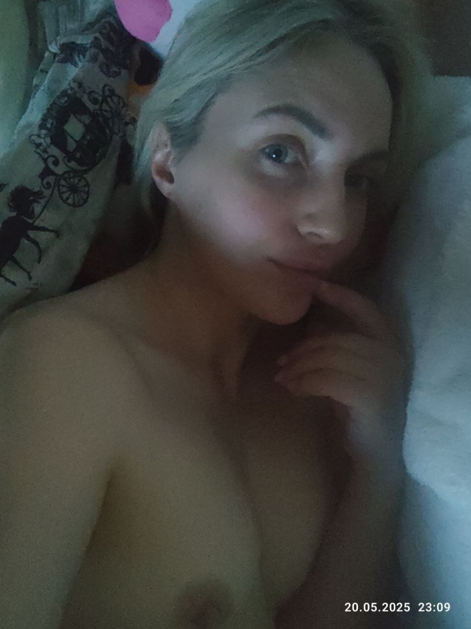 XXX Porn Photo of Nude MonikaFoxys 18