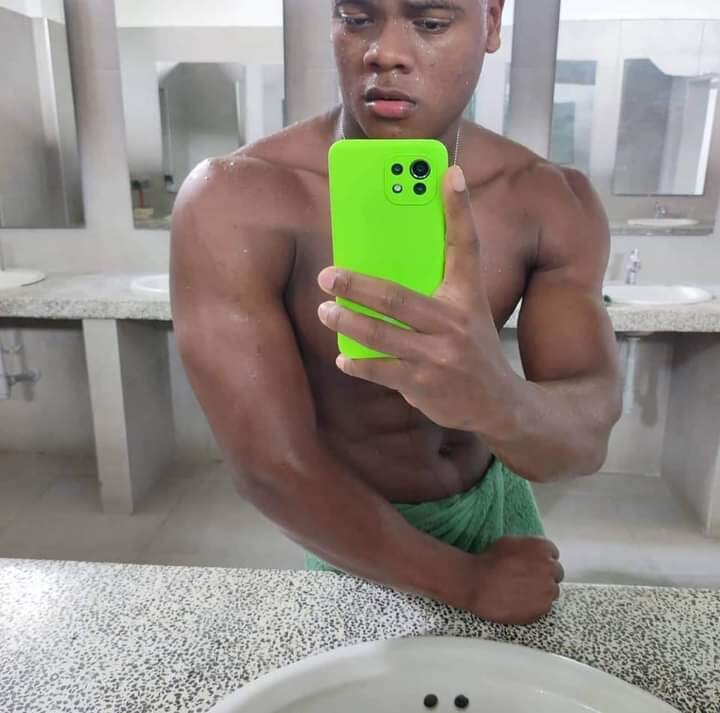 XXX Porn Photo of Nude JoshLoganx 3