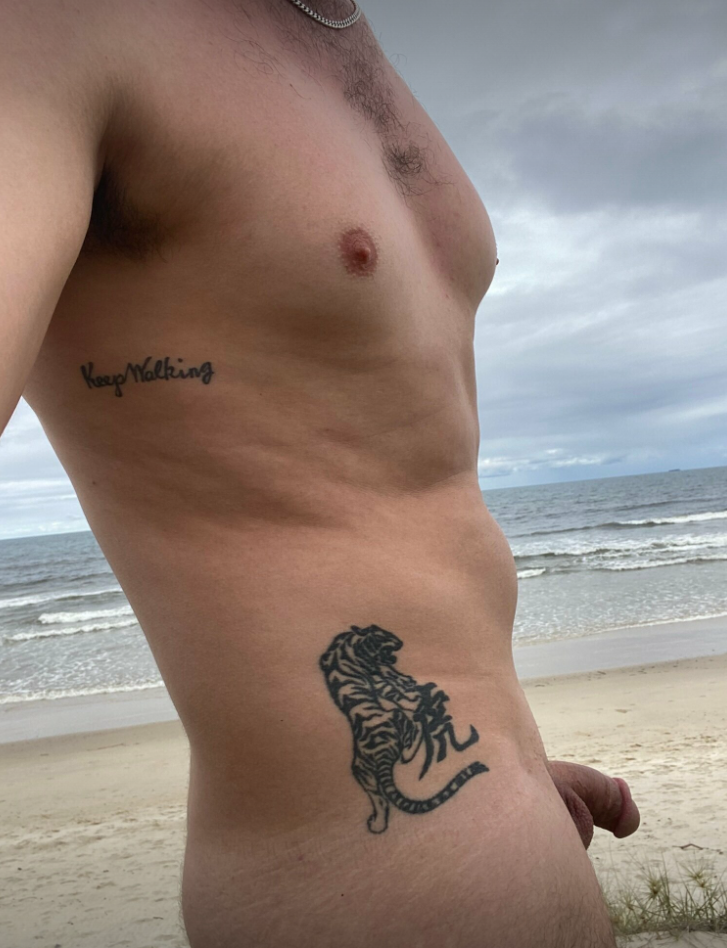 XXX Porn Photo of Nude wrigglez 3