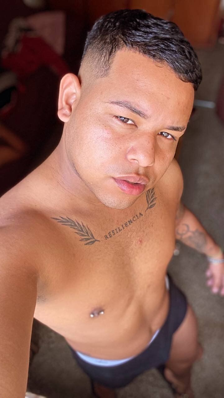 XXX Porn Photo of Nude BoyAlexx16 14
