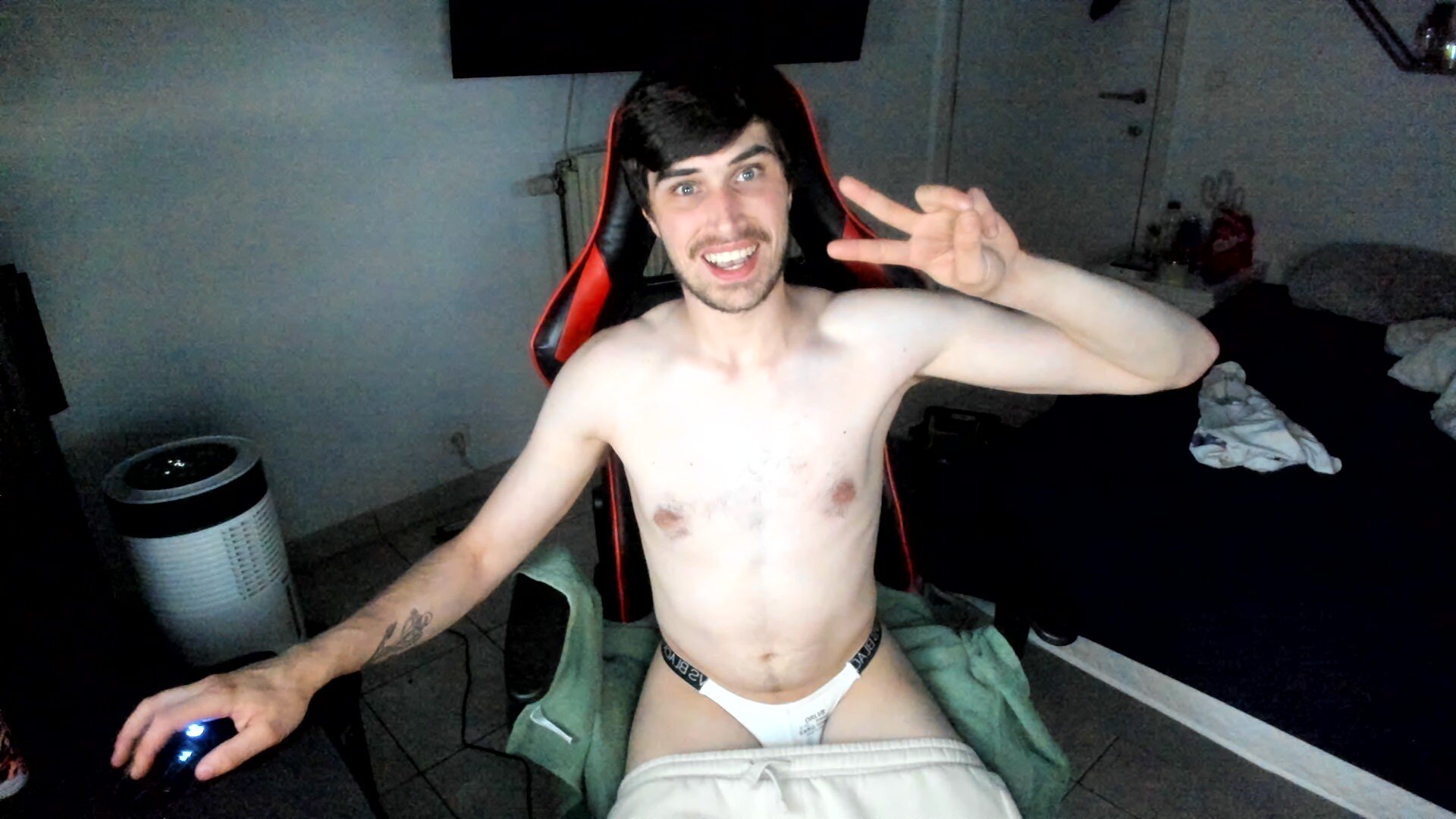 XXX Porn Photo of Nude AnusPlayer 3