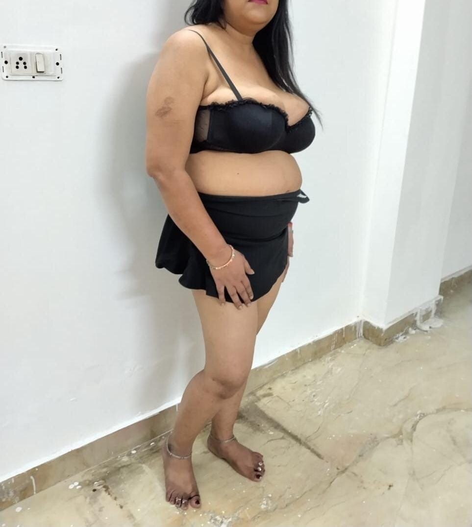 XXX Porn Photo of Nude Royal_BhabhiSc 1