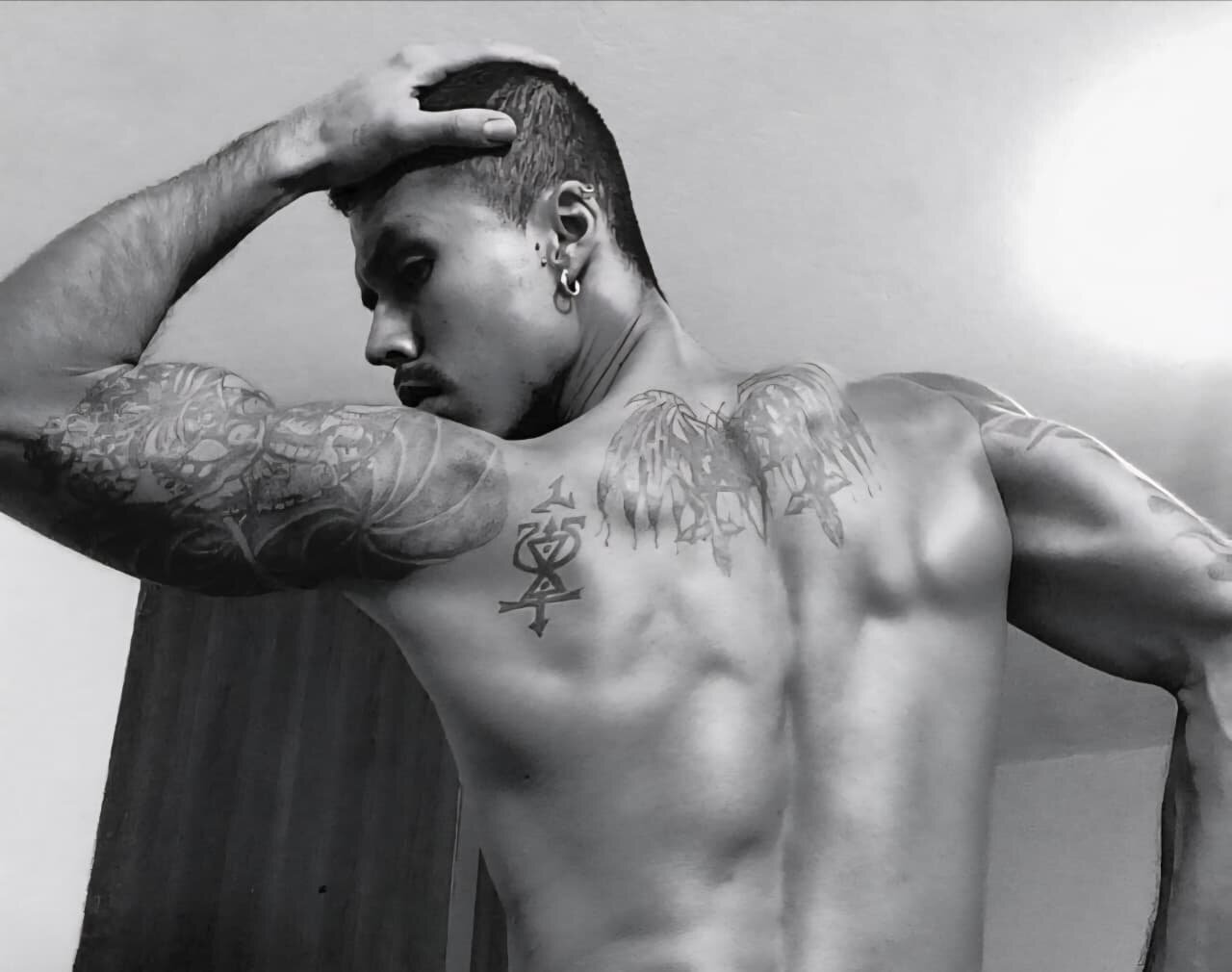 XXX Porn Photo of Nude Rurik_Jones 5