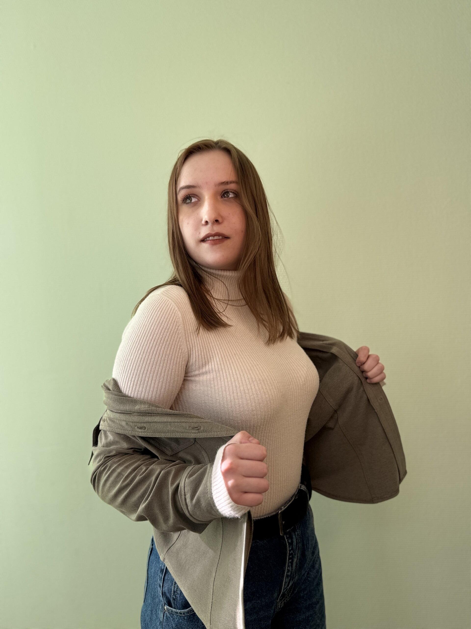 XXX Porn Photo of Nude AraSuits 5
