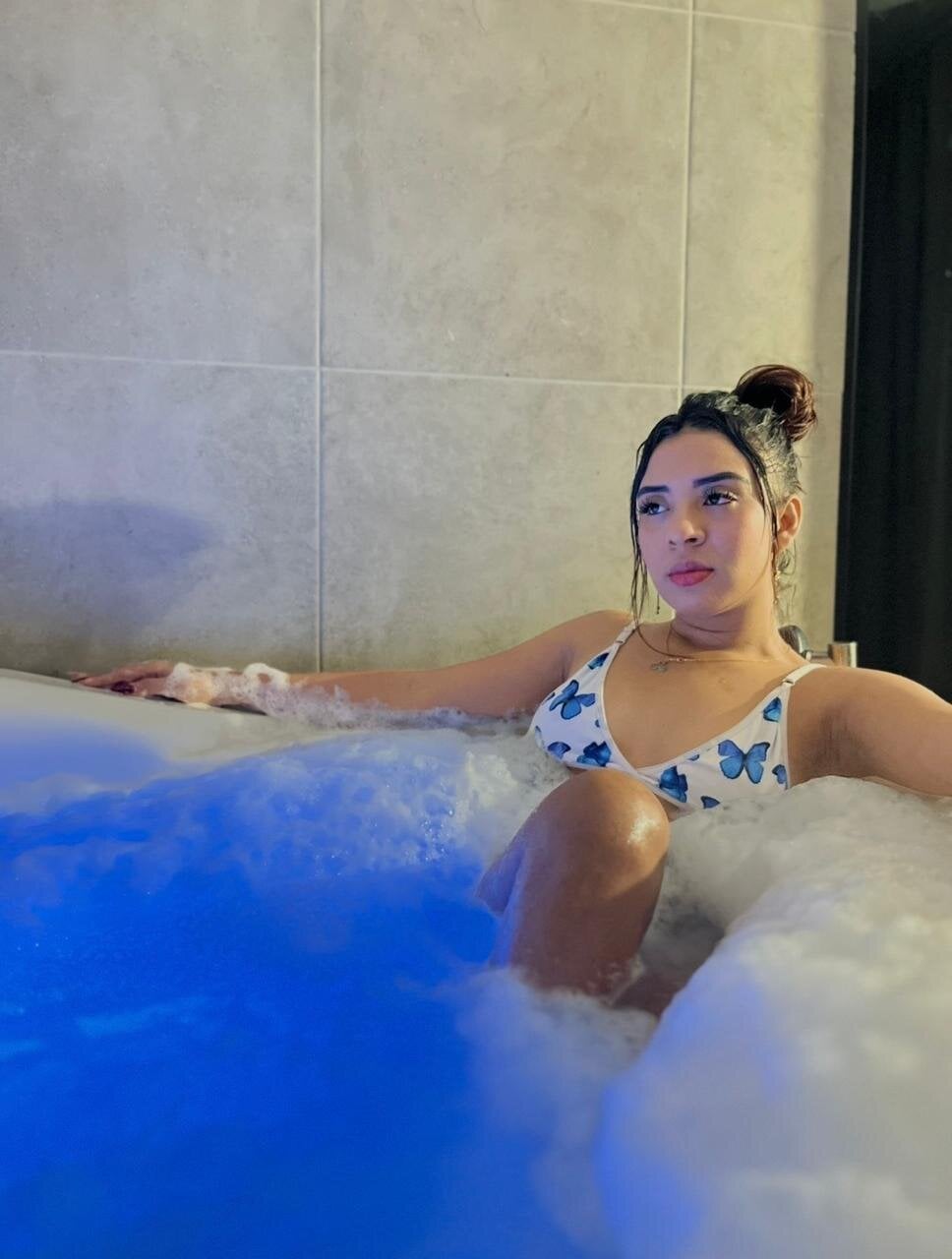 XXX Porn Photo of Nude Wet_throat 3