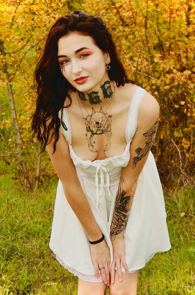 XXX Porn Photo of Nude Lisa_Juicy 9