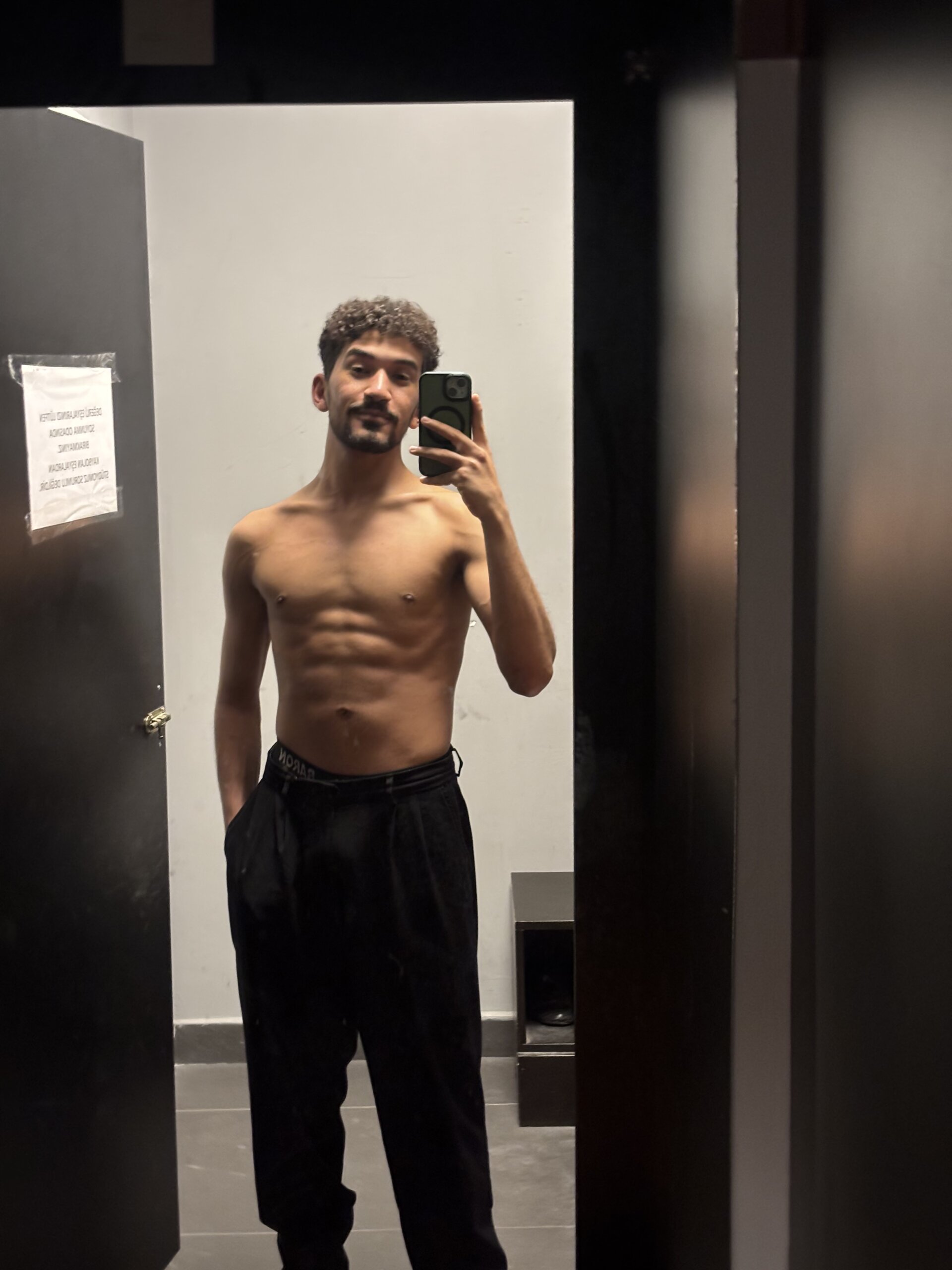 XXX Porn Photo of Nude Yas_bigg 3