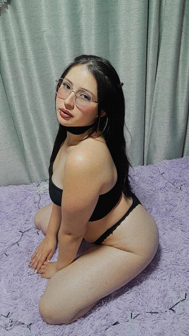XXX Porn Photo of Nude Roxy_Fox- 18