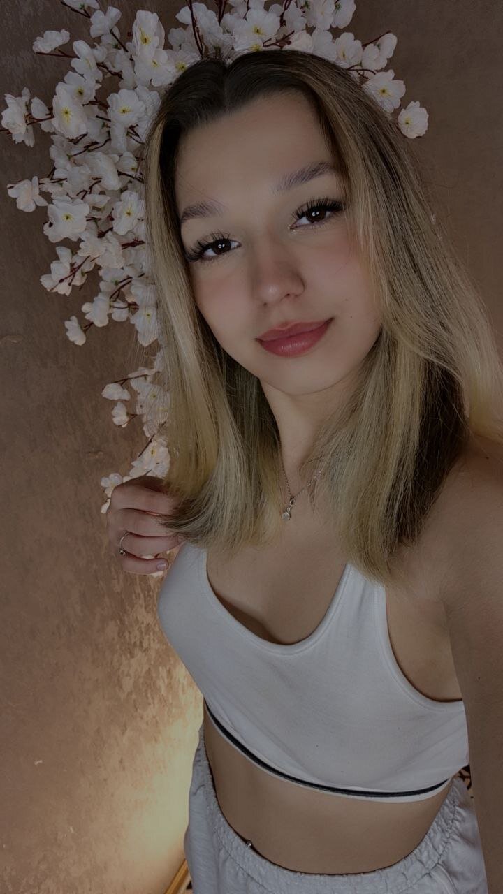 XXX Porn Photo of Nude AmeliVi 2