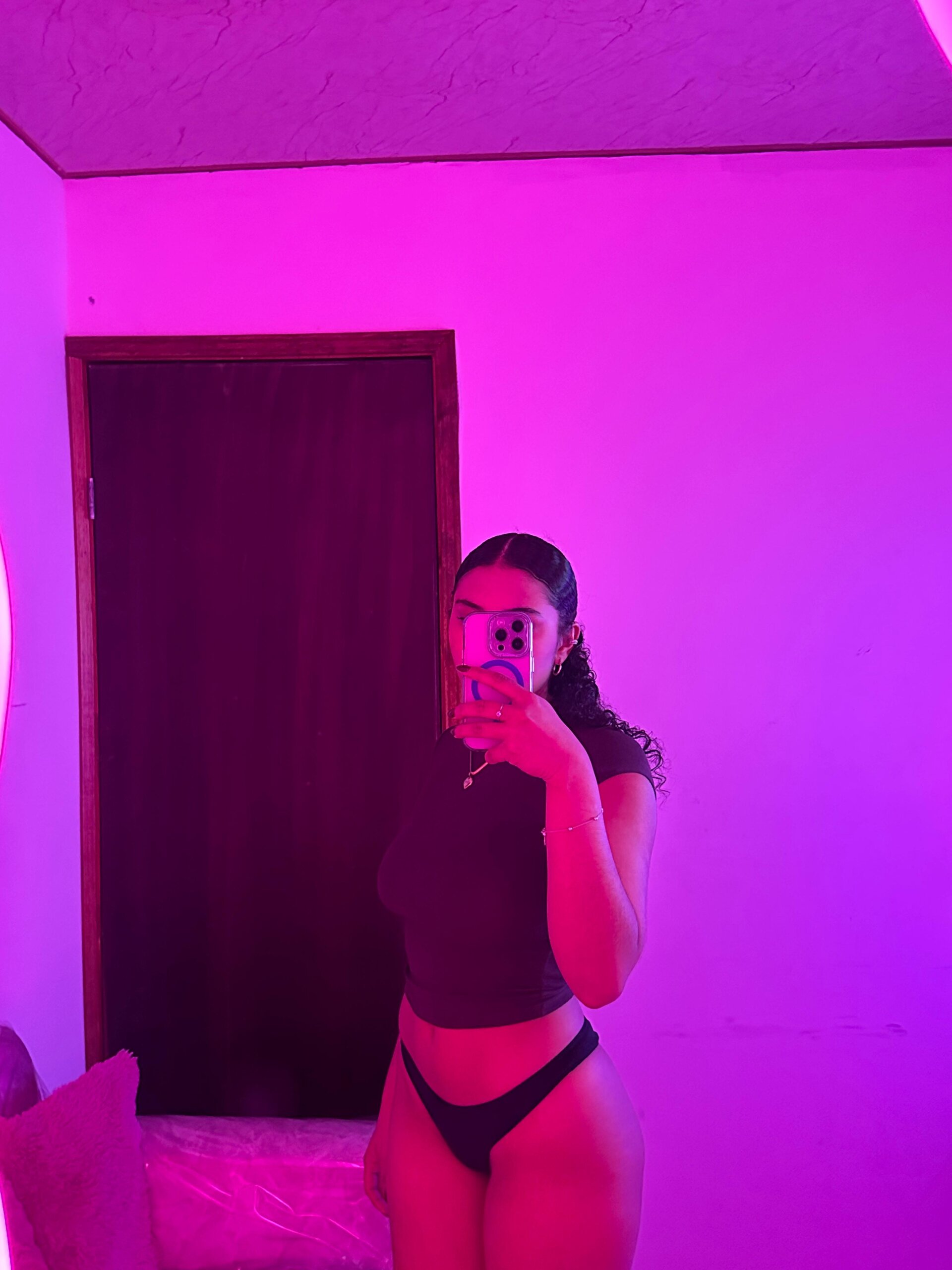 XXX Porn Photo of Nude april_smiith 23