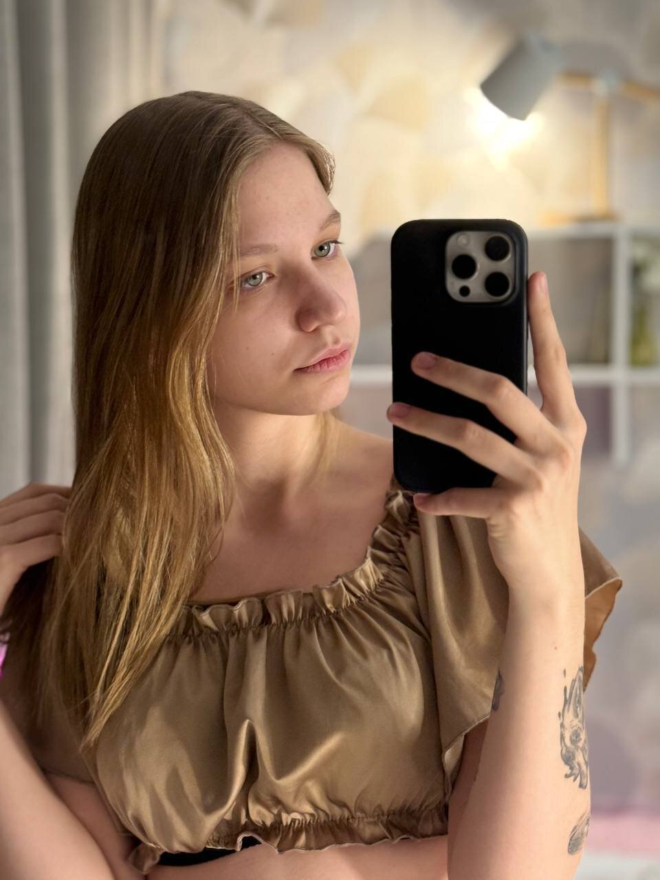 XXX Porn Photo of Nude HollyGibson 19