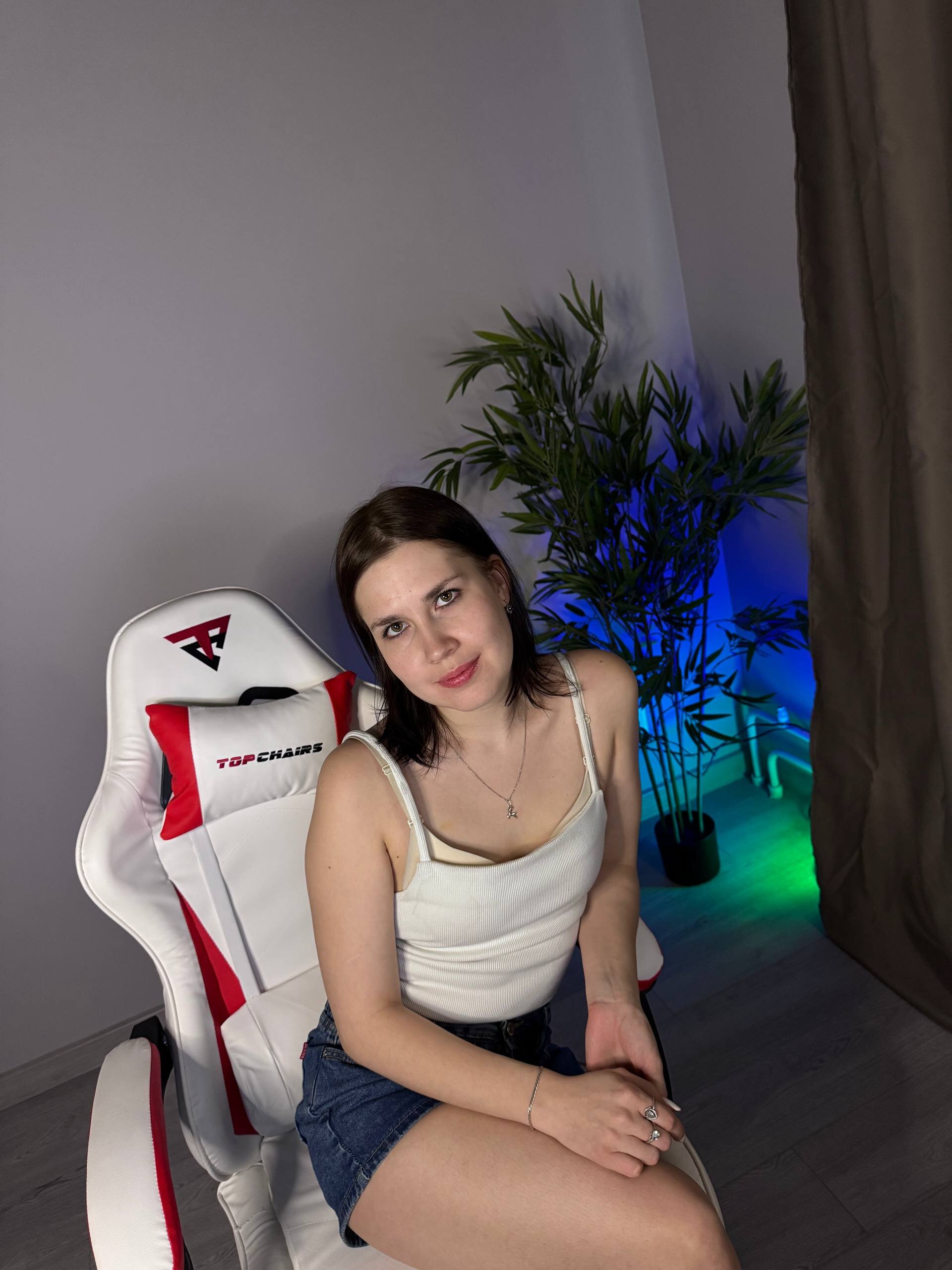 XXX Porn Photo of Nude alian_legs 2