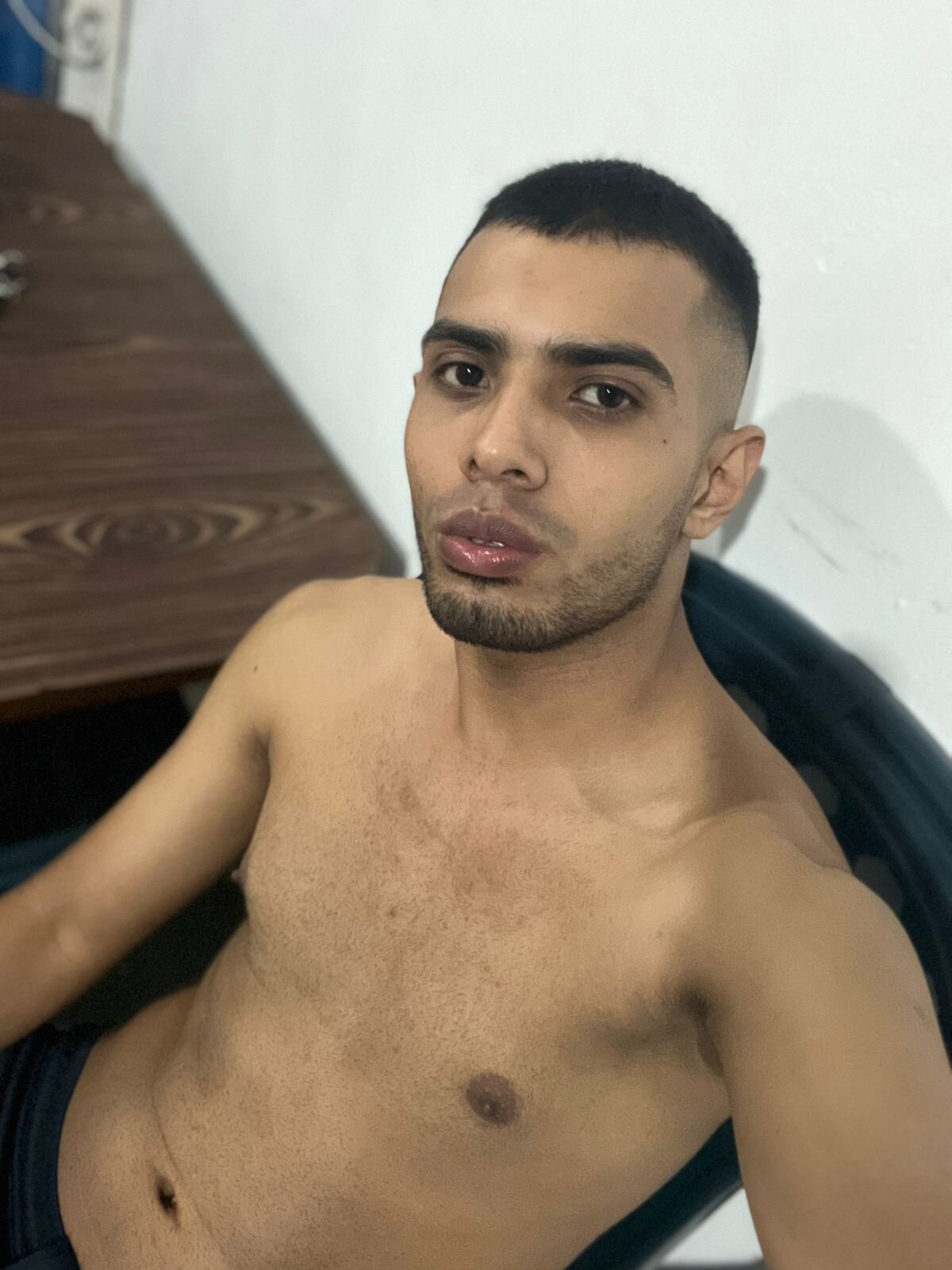XXX Porn Photo of Nude max_milk2 5